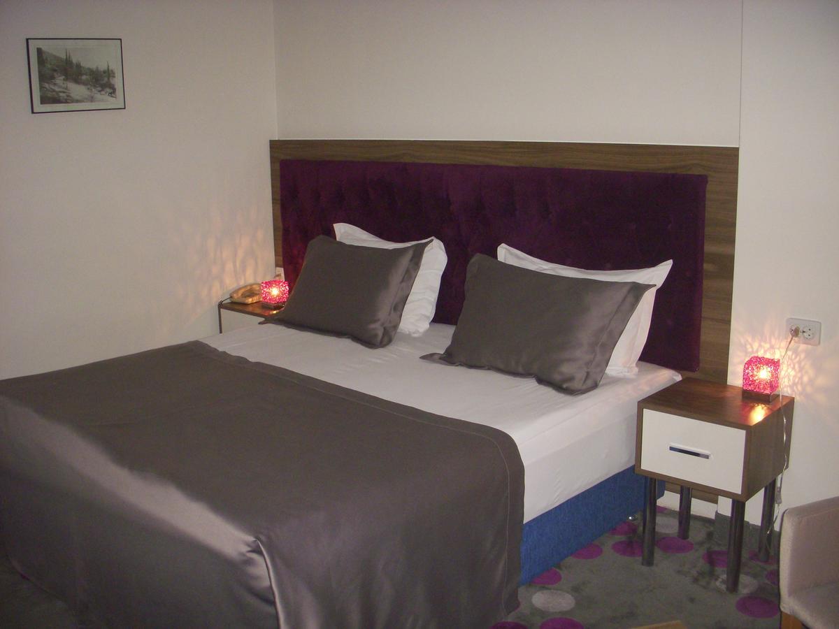 Hande Hotel Mustafakemalpaşa 外观 照片